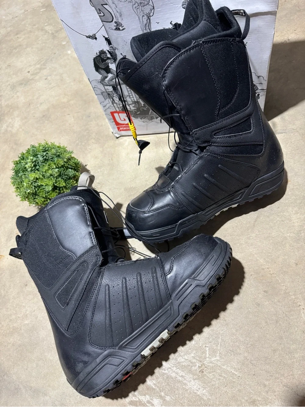Burton Mens Black Moto Boots Size 10 Winter  Sports Snow Snowboard Ski